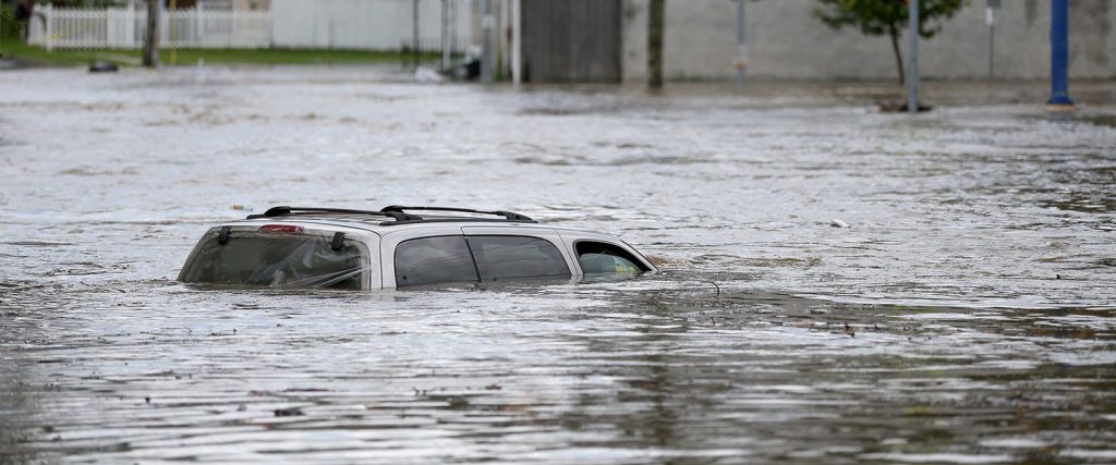 660 Mobil Listrik Kena Banjir Gratis Terbaru
